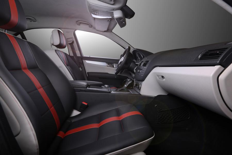 Интерьер Mercedes-Benz C-Class by Carbon Motors 2016 года  (фото 9 из 17)